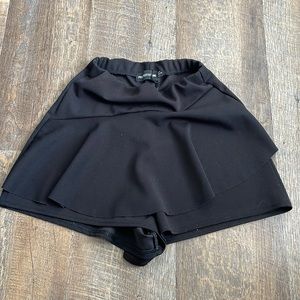 Pretty Little Thing Black Shorts